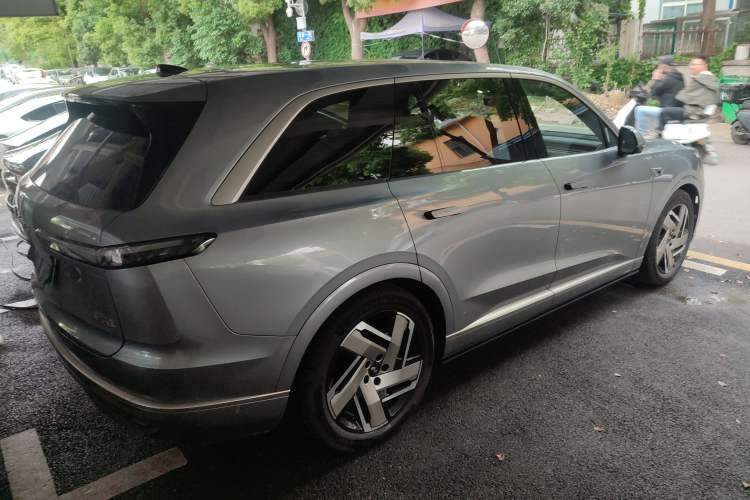 Used ONVO Luxeed L90 2025 Model—Max Six-Seater Version Rear Right 45 Deg