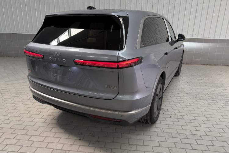 Used ONVO Luxeed L90 2025 Model—Ultra Six-Seater Version Rear Right 45 Deg