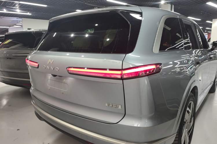 Used ONVO Luxeed L90 2025 Model—Ultra Six-Seater Version Rear