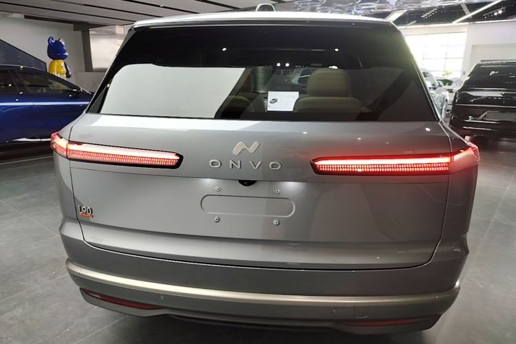 Used ONVO Luxeed L90 2025 Model—Ultra Six-Seater Version Rear