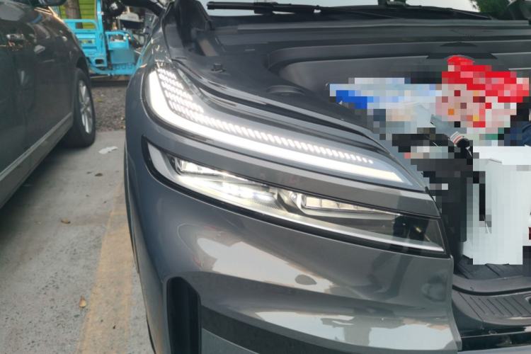 Used ONVO Luxeed L90 2025 Model—Max Six-Seater Version Right Front Headlight