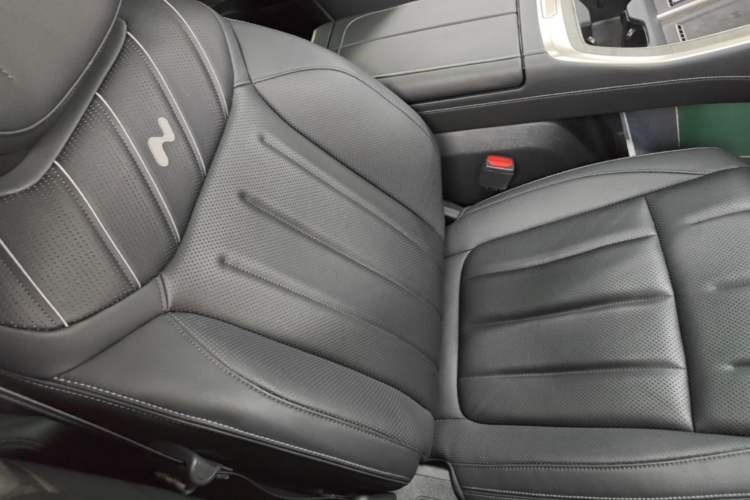 Used ONVO Luxeed L90 2025 Model Max Six-Seater 60-degree Battery Edition Right Front Seat