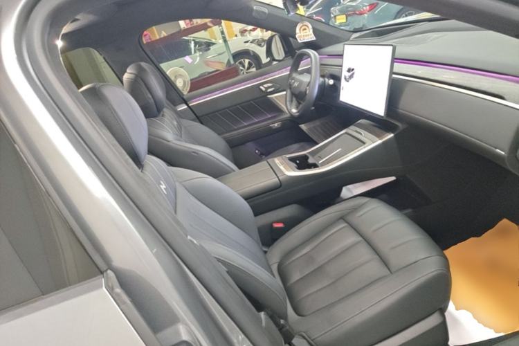 Used ONVO Luxeed L90 2025 Model—Max Six-Seater Version Right Front Seat