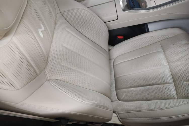 Used ONVO Luxeed L90 2025 Model Ultra Six-Seater 60-degree Battery Edition Right Front Seat
