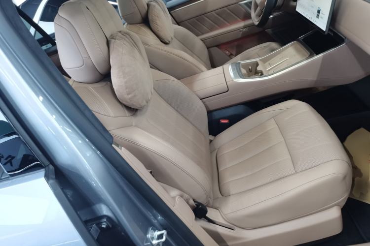 Used ONVO Luxeed L90 2025 Model—Max Six-Seater Version Right Front Seat