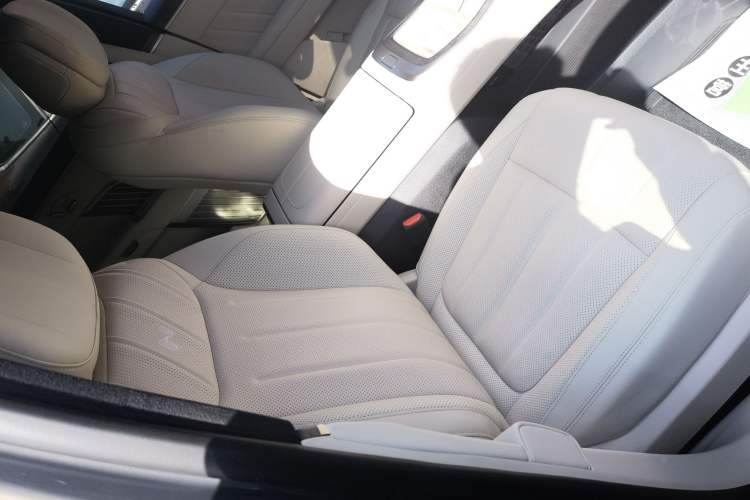 Used ONVO Luxeed L90 2025 Model—Ultra Six-Seater Version Right Front Seat
