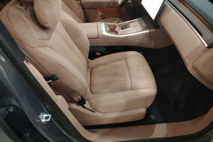 Used ONVO Luxeed L90 2025 Model—Ultra Six-Seater Version Right Front Seat