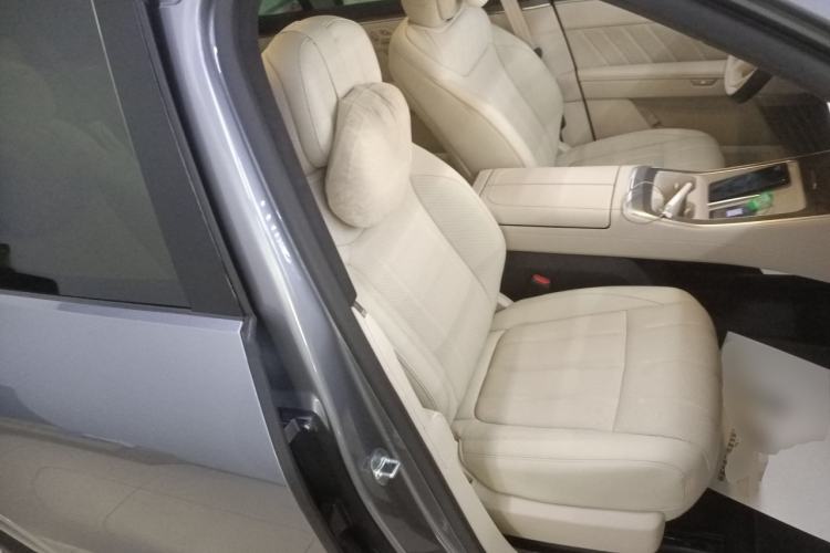 Used ONVO Luxeed L90 2025 Model—Ultra Six-Seater Version Right Front Seat