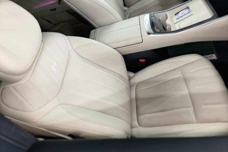 Used ONVO Luxeed L90 2025 Model—Max Six-Seater Version Right Front Seat