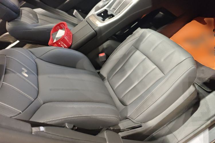 Used ONVO Luxeed L90 2025 Model—Max Six-Seater Version Right Front Seat