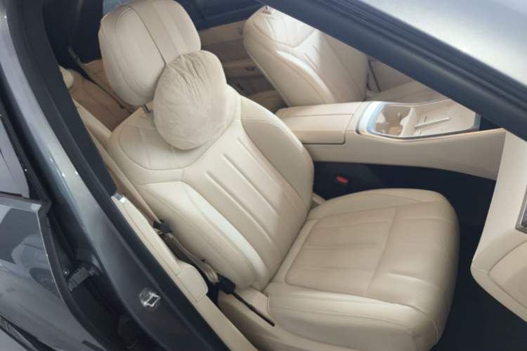 Used ONVO Luxeed L90 2025 Model—Ultra Six-Seater Version Right Front Seat