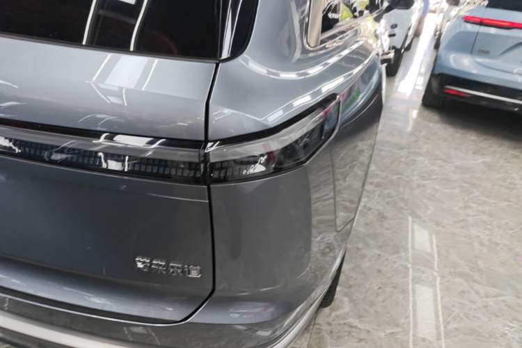 Used ONVO Luxeed L90 2025 Model Max Six-Seater 60-degree Battery Edition Right Rear Taillight