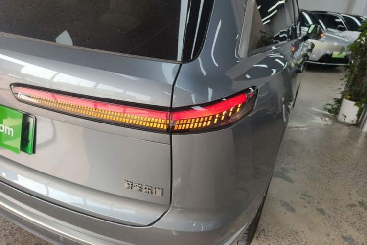 Used ONVO Luxeed L90 2025 Model Ultra Six-Seater 60-degree Battery Edition Right Rear Taillight