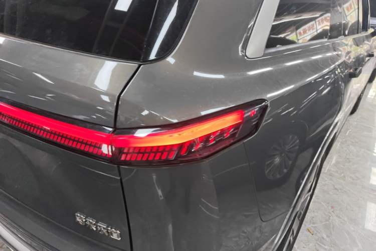 Used ONVO Luxeed L90 2025 Model Ultra Six-Seater 60-degree Battery Edition Right Rear Taillight