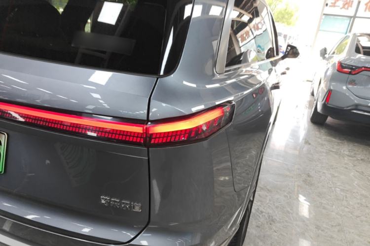 Used ONVO Luxeed L90 2025 Model Ultra Six-Seater 60-degree Battery Edition Right Rear Taillight