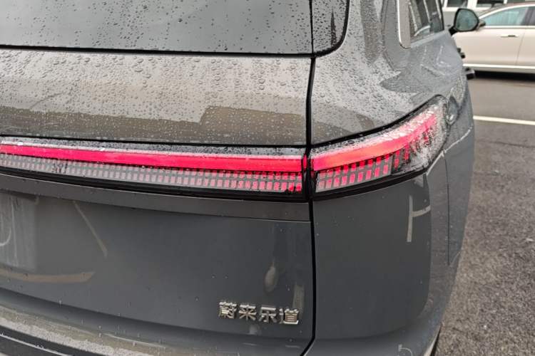 Used ONVO Luxeed L90 2025 Model—Ultra Six-Seater Version Right Rear Taillight