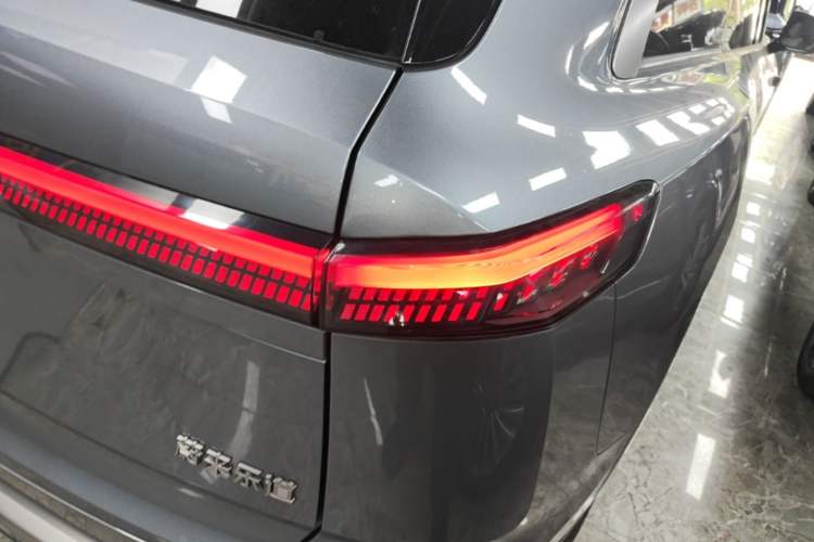 Used ONVO Luxeed L90 2025 Model—Max Six-Seater Version Right Rear Taillight