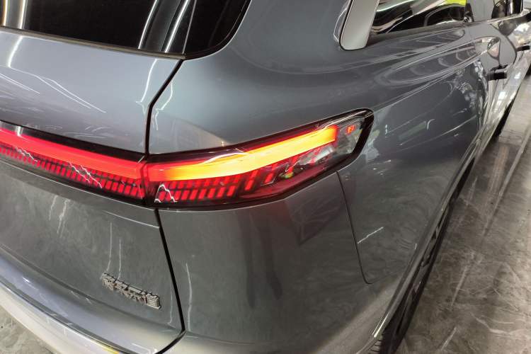 Used ONVO Luxeed L90 2025 Model—Max Six-Seater Version Right Rear Taillight