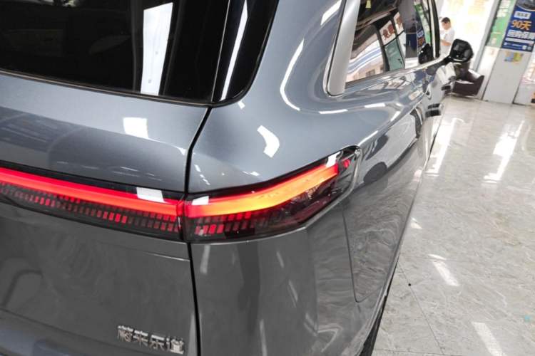 Used ONVO Luxeed L90 2025 Model—Max Six-Seater Version Right Rear Taillight