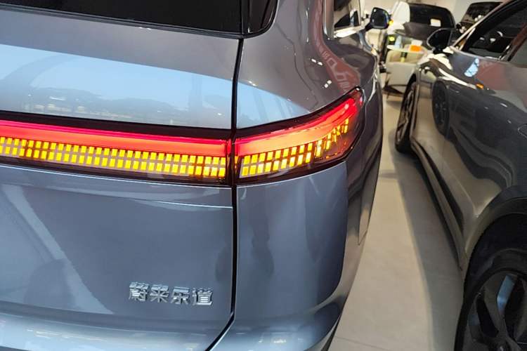Used ONVO Luxeed L90 2025 Model—Pro Seven-Seater Version Right Rear Taillight