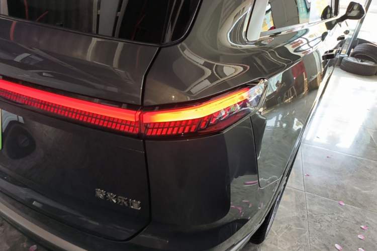 Used ONVO Luxeed L90 2025 Model—Ultra Six-Seater Version Right Rear Taillight