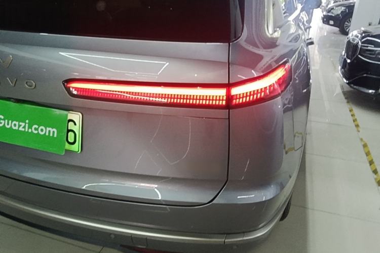 Used ONVO Luxeed L90 2025 Model—Ultra Six-Seater Version Right Rear Taillight