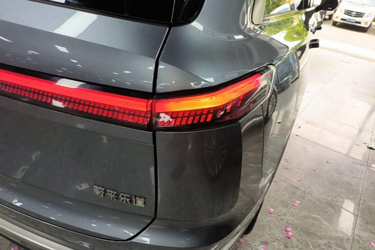 Used ONVO Luxeed L90 2025 Model—Max Six-Seater Version Right Rear Taillight