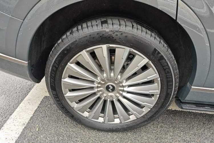 Used ONVO Luxeed L90 2025 Model—Ultra Six-Seater Version Right Rear Wheel Hub