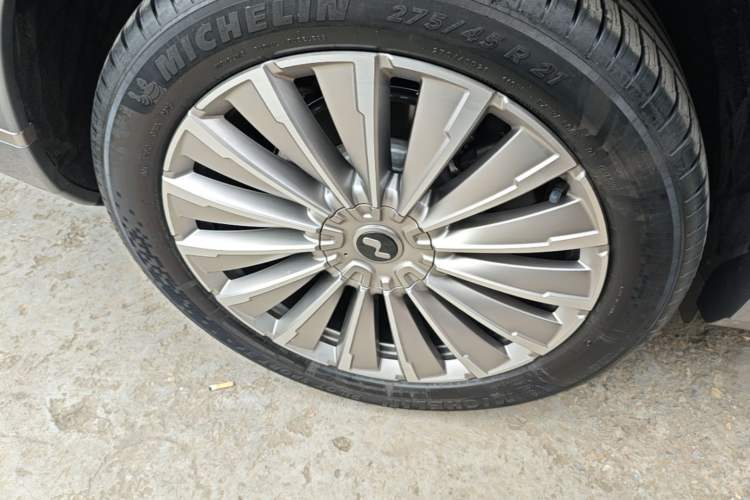 Used ONVO Luxeed L90 2025 Model—Max Six-Seater Version Right Rear Wheel Hub