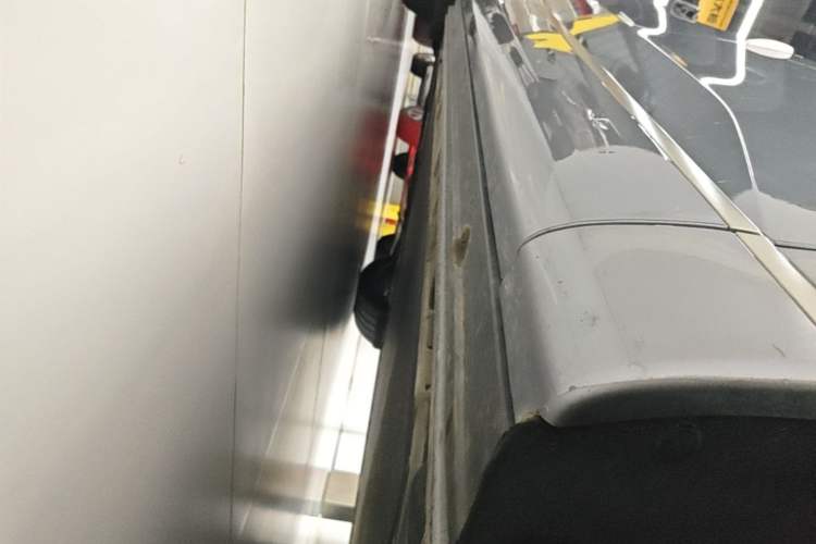 Used ONVO Luxeed L90 2025 Model—Max Six-Seater Version Right Side Sill