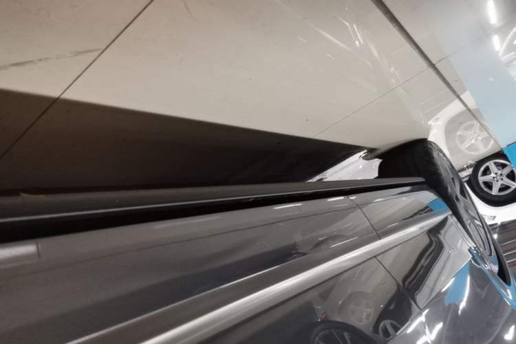 Used ONVO Luxeed L90 2025 Model—Max Six-Seater Version Right Side Sill
