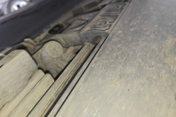 Used ONVO Luxeed L90 2025 Model Ultra Six-Seater 60-degree Battery Edition Right Side Sill