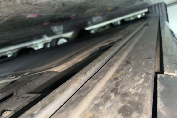 Used ONVO Luxeed L90 2025 Model—Max Six-Seater Version Right Side Sill