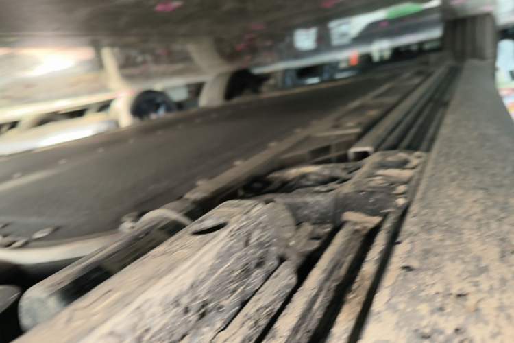 Used ONVO Luxeed L90 2025 Model—Ultra Six-Seater Version Right Side Sill