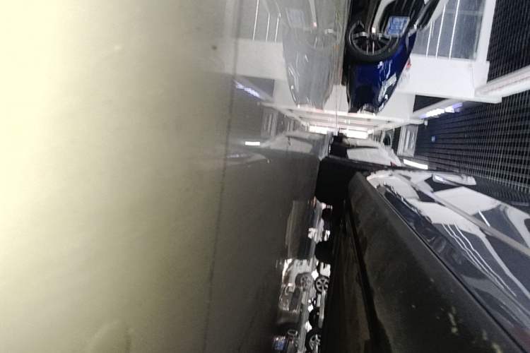 Used ONVO Luxeed L90 2025 Model—Ultra Six-Seater Version Right Side Sill
