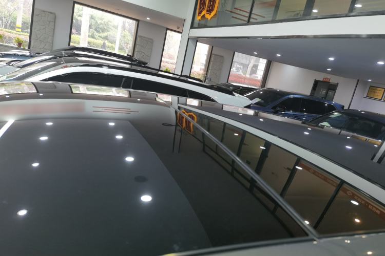 Used ONVO Luxeed L90 2025 Model—Ultra Six-Seater Version Roof