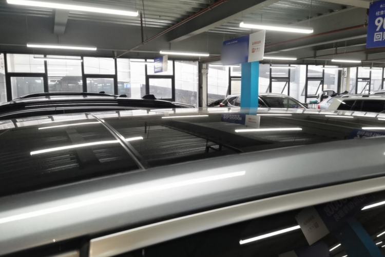 Used ONVO Luxeed L90 2025 Model—Max Six-Seater Version Roof