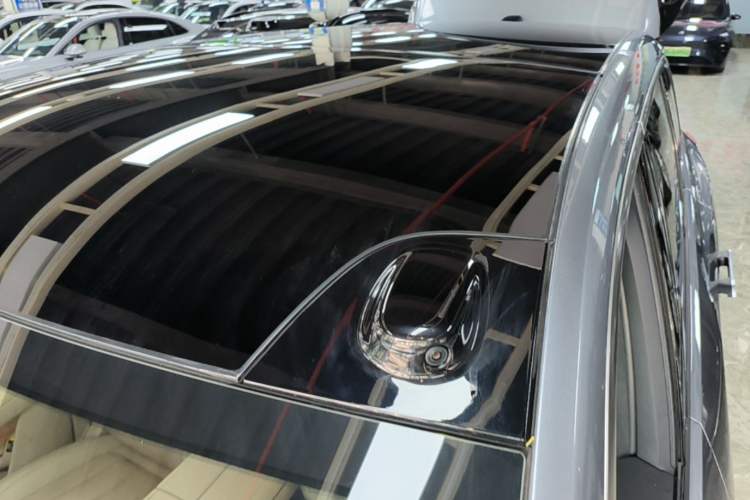 Used ONVO Luxeed L90 2025 Model—Max Six-Seater Version Roof