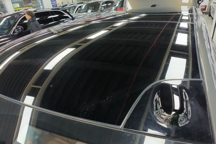 Used ONVO Luxeed L90 2025 Model—Ultra Six-Seater Version Roof