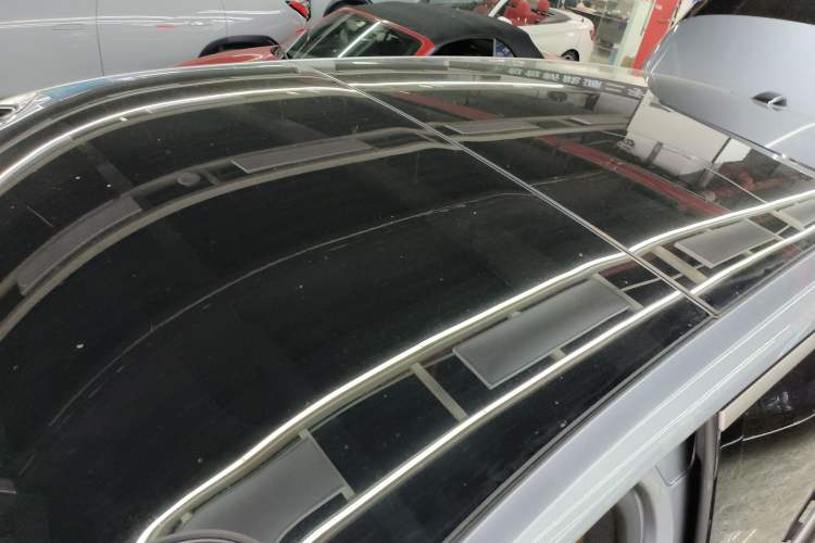 Used ONVO Luxeed L90 2025 Model—Max Six-Seater Version Roof