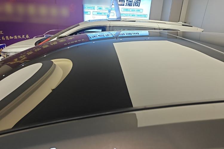 Used ONVO Luxeed L90 2025 Model—Ultra Seven-Seater Version Roof