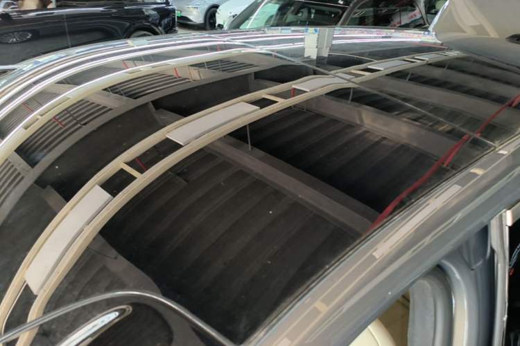 Used ONVO Luxeed L90 2025 Model—Ultra Six-Seater Version Roof