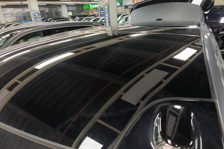 Used ONVO Luxeed L90 2025 Model—Max Six-Seater Version Roof