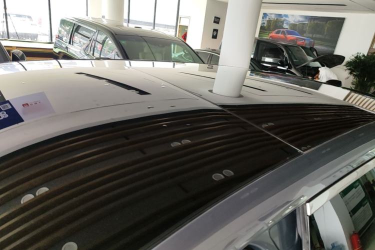 Used ONVO Luxeed L90 2025 Model—Ultra Six-Seater Version Roof