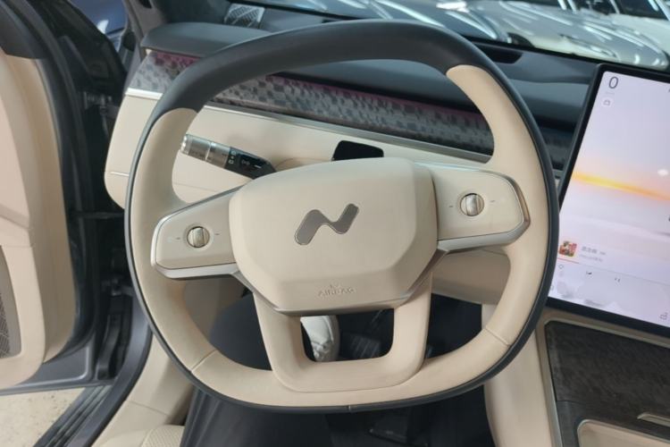 Used ONVO Luxeed L90 2025 Model Ultra Six-Seater 60-degree Battery Edition Steering Wheel
