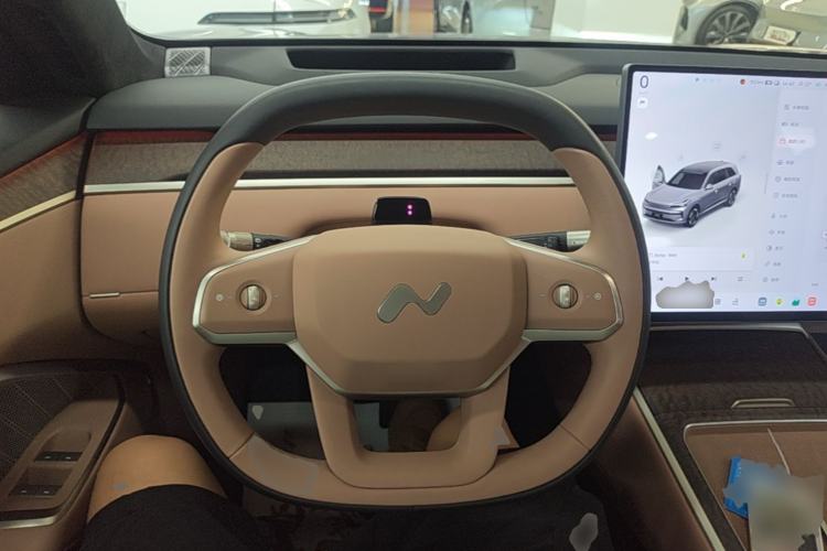 Used ONVO Luxeed L90 2025 Model—Max Six-Seater Version Steering Wheel