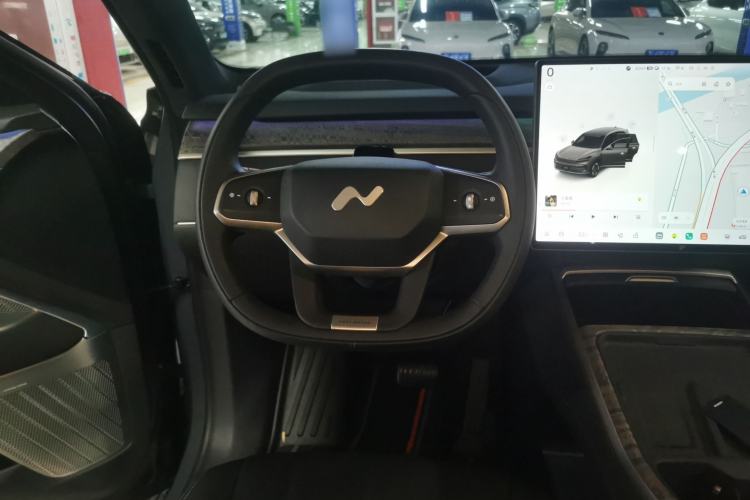 Used ONVO Luxeed L90 2025 Model—Max Six-Seater Version Steering Wheel