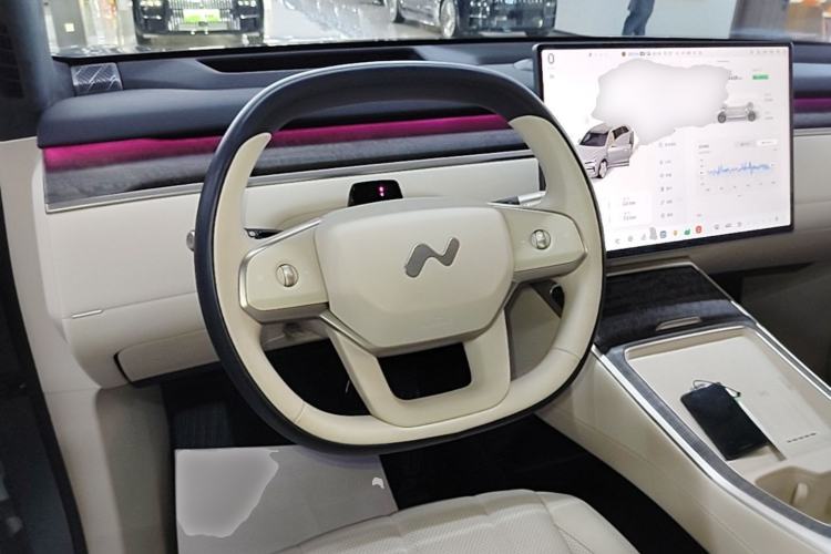 Used ONVO Luxeed L90 2025 Model—Ultra Six-Seater Version Steering Wheel