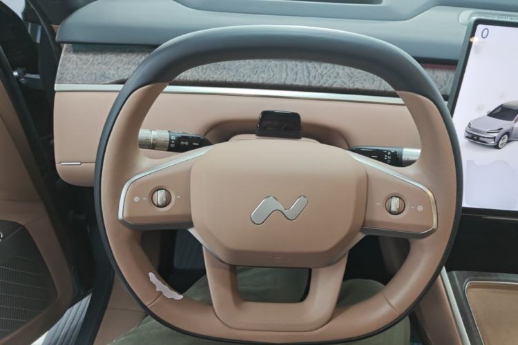 Used ONVO Luxeed L90 2025 Model Ultra Six-Seater 60-degree Battery Edition Steering Wheel