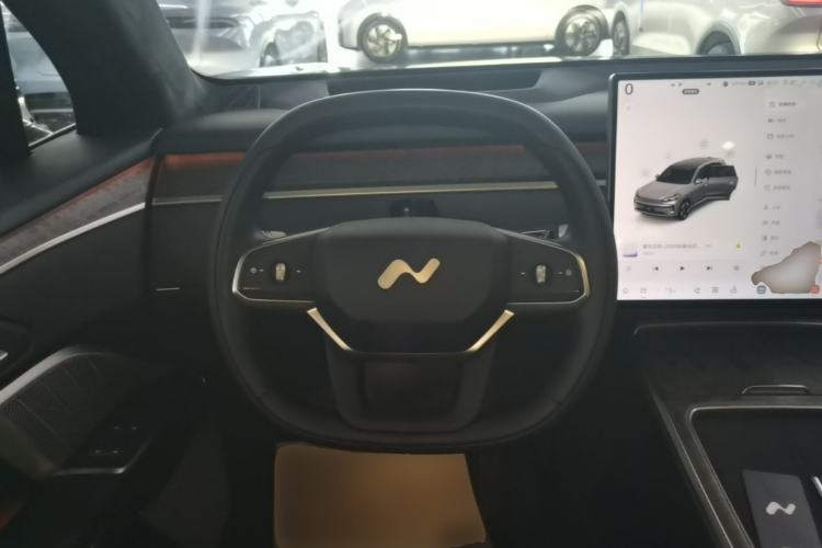 Used ONVO Luxeed L90 2025 Model Max Six-Seater 60-degree Battery Edition Steering Wheel
